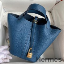 Geanta Hermes Picotin Lock 18 lucrata manual din piele Clemence de culoare albastra profunda