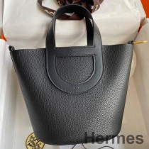 Geanta Hermes In The Loop 18 lucrata manual din piele Clemence neagra