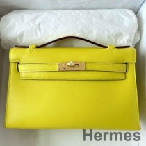 Geantă Hermes Kelly Pochette, realizată manual, din piele de vițel Lime Swift