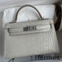 Geanta Hermes Kelly Mini II Sellier lucrata manual din piele de aligator gri mat
