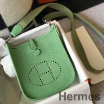 Hermes Evelyne III TPM -laukku Vert Criquet Clemence -nahkaa