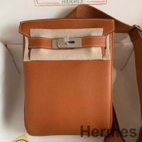 Hermes Hac a Dos PM Rucksack aus goldenem Clemence-Leder