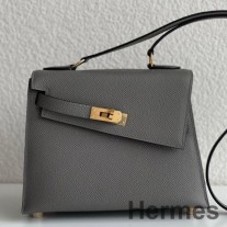 Handgefertigte Tasche „Kelly En Desordre 20“ von Hermes aus Etain Epsom-Kalbsleder