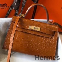 Handgefertigte Tasche Kelly Mini II von Hermes aus braunem, krokodilgeprägtem Leder