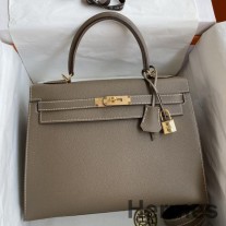 Handgefertigte Tasche „Kelly Sellier 32“ von Hermes aus taupefarbenem Epsom-Kalbsleder