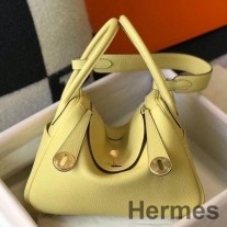 Hermes Lindy 26cm Tasche aus jaune Poussin Clemence Leder GHW