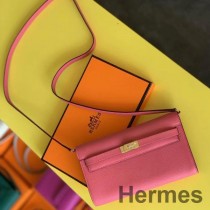 Hermes Kelly Classique To Go Geldbörse aus Epsom-Kalbsleder in Rosa-Lippenstift