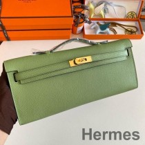 Handgefertigte Hermes Kelly Cut-Tasche aus Epsom-Kalbsleder in Vert Criquet