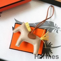Hermes Rodeo Horse Taschenanhänger aus beigefarbenem/kamarelfarbenem/gelbem Leder