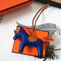 Hermes Rodeo Horse Taschenanhänger aus blauem/kamarelfarbenem/orangefarbenem Leder