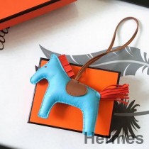 Hermes Rodeo Horse Taschenanhänger aus Ciel/Camarel/Orange Leder