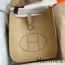 Hermes Evelyne III PM 29 Handgjord väska i Trench Clemence-läder