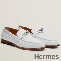 Mocassins Destin femininos Hermes em couro branco