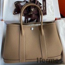 Bolsa Hermes Garden Party 30 feita à mão em couro Taupe Negonda