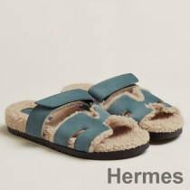 Sandálias chipre femininas Hermes em camurça azul com shearling