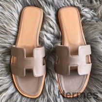 Hermes Oran sandaler i taupe swift læder