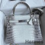 Hermes Kelly Retourne 28 Håndlavet taske i Himalaya Crocodile Niloticus Skin