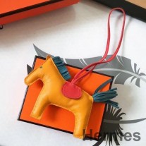Mála Capall Hermes Rodeo Charm I Leathar Buí/Líne/Glas