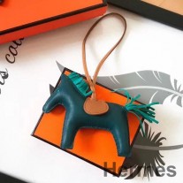 Hermes Rodeo privjesak za torbu s konjem u malahit/kamarel/zelenoj koži