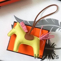 Hermes Rodeo Horse Bag Charm v žltej/kamarelovej/ružovej koži