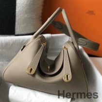 Hermes Lindy 30 cm taška v šedej Tourterelle Clemence Leather GHW