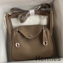 Ručne vyrobená taška Hermes Mini Lindy z kože Taupe Clemence