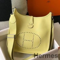 Jaune Poussin Clemence 가죽 소재의 Hermes Evelyne III 29 PM 백