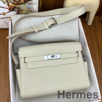 Craie Clemence 가죽 소재의 Hermes Kelly 메신저 백