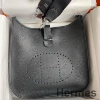 Hermes Evelyne III PM 29 Ręcznie robiona torba z czarnej skóry Clemence