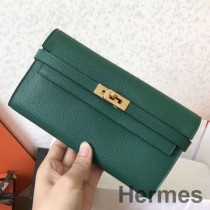Klasyczny długi portfel Hermes Kelly z malachitowej skóry Epsom
