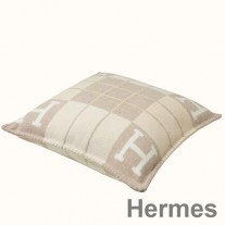 Hermes Beige Pequeña Almohada Avalon III
