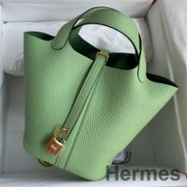 Bolso Hermes Picotin Lock 18 hecho a mano en cuero Vert Criquet Clemence