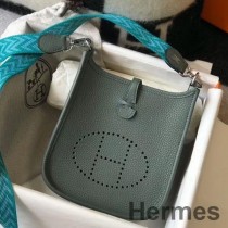 Bolso Hermes Evelyne III TPM en cuero Vert Amande Clemence