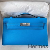 Bolso hecho a mano Hermes Kelly Pochette en piel de becerro Swift azul Frida