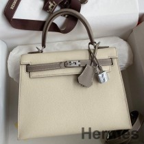 Bolso bicolor Hermes Kelly Sellier 25 en piel de becerro Epsom Craie y gris asfalto