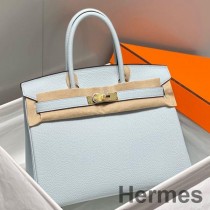 Hermes Birkin 30 cm-es táska kék Brume Clemence bőr GHW színben