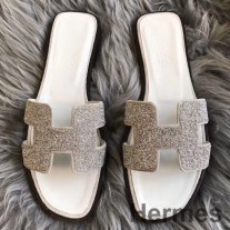 Hermes Oran sandalen in wit suède met kristal