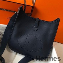 Hermes Evelyne III 29 PM veske i mørkeblått Clemence-skinn