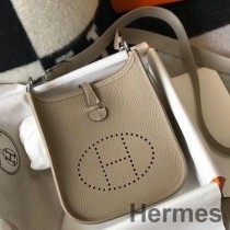 Hermes Evelyne III TPM-veske i Tourterelle Clemence-skinn