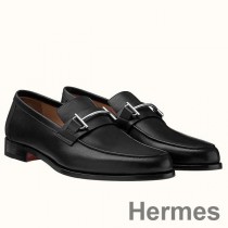 Hermes Sydney Loafers for menn i svart kalveskinn